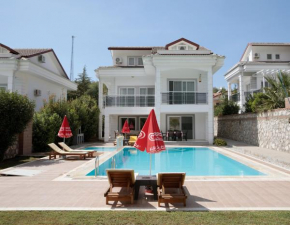 Villa Raya2